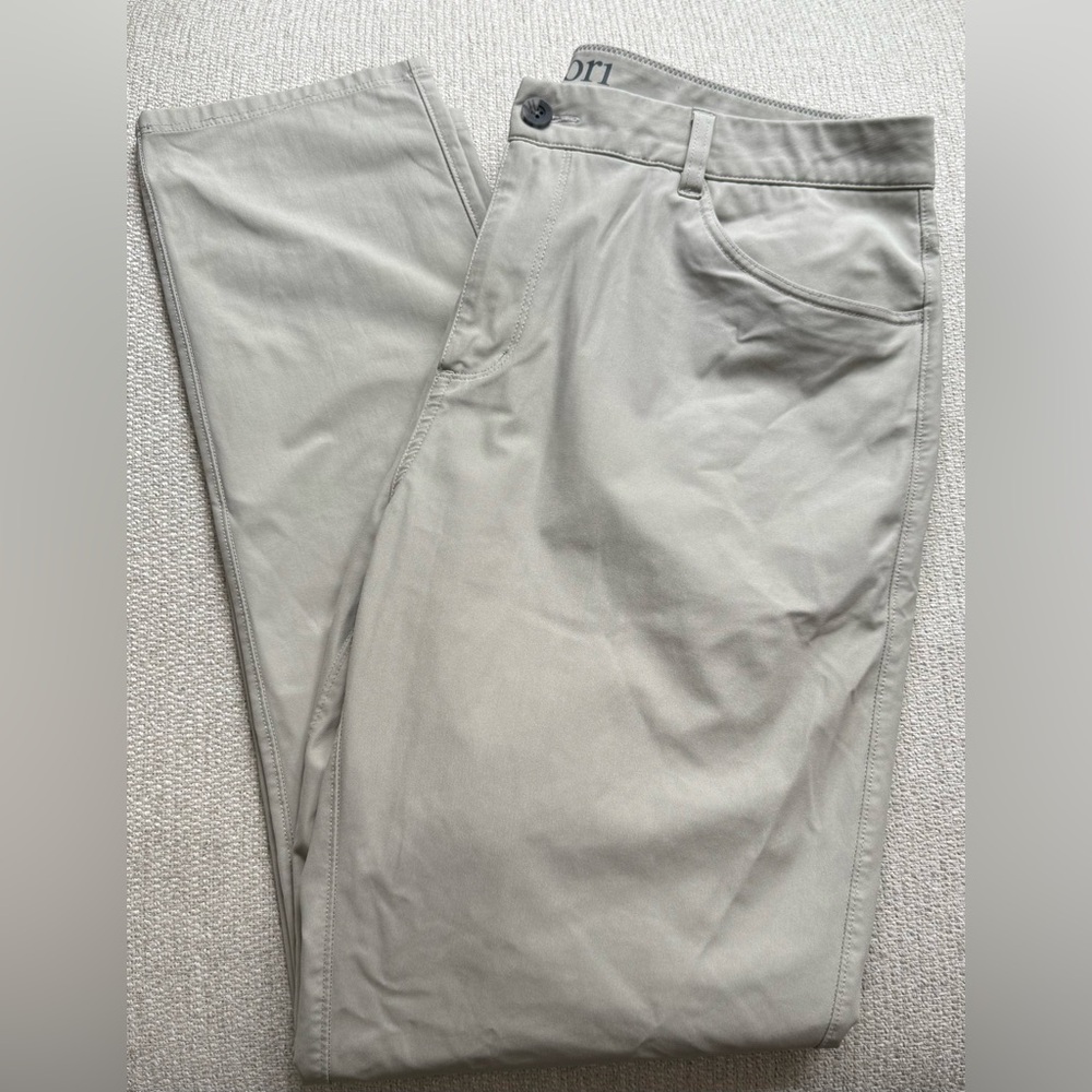 Vuori Men's Tan Chinos